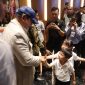 Masyarakat Nusa Tenggara Timur (NTT) menyambut antusias kedatangan Presiden RI Prabowo Subianto di Kupang. (Dok. Tim Media Prabowo)

